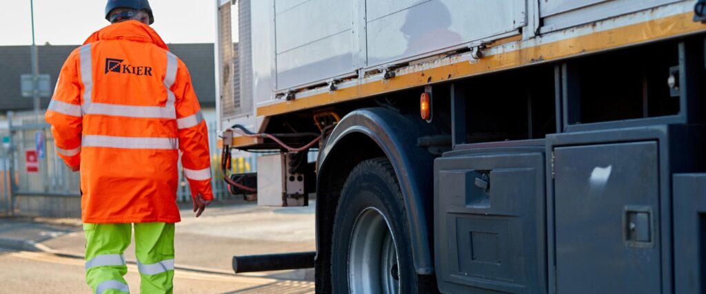 Que hacemos en Recuperaciones Vazquez. Desguace, chatarrería, retirada, clasificación y tratamiento de todo tipo de chatarra, metales, gestor autorizado de residuos industriales con certificado de destrucción.